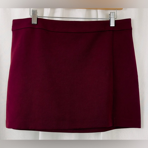 Steve Madden - Burgundy Cameron Miniskirt with off center side slit     … - Picture 6 of 11